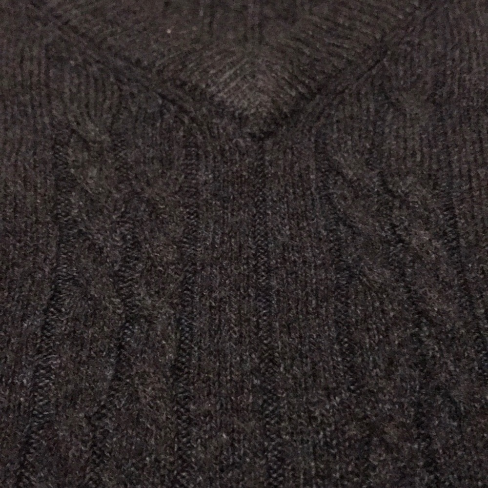 V Neck Sweater-Large - Picture 4 of 6